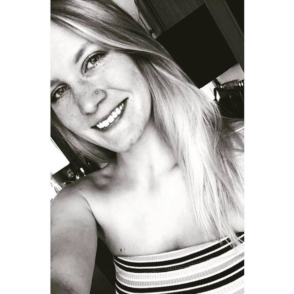 Meet your Posher, Andrea - Picture 1 of 1